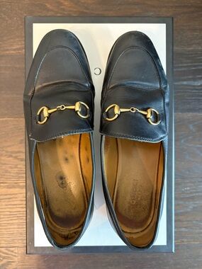 Authentic Gucci Jordaan Black Leather Horsebit Loafers Gold Hardware size 36
